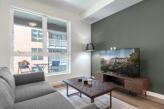 Glendale 1BR w WD Pool Gym Rooftop nr Shops LAX-162