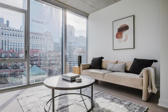 Blueground River North rooftop gym nr Mart CHI-1137