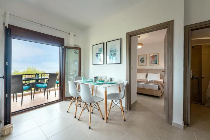 Stylish Bedsit Getaway at Kriopighi