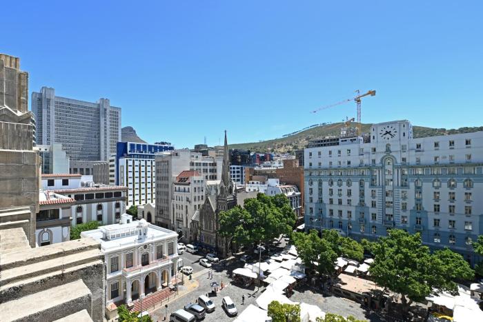 Stylish City Gem Apartment in Green Market Square