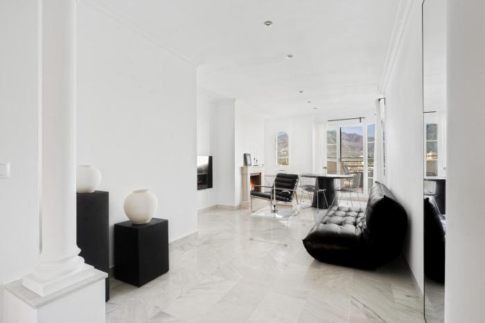 Unmatched Location, Breathtaking Views, Garage