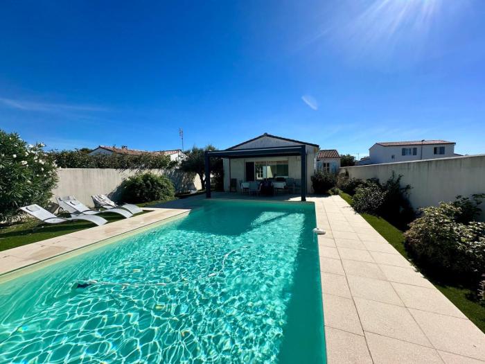 Villa Coraly - piscine chauffée et jardin
