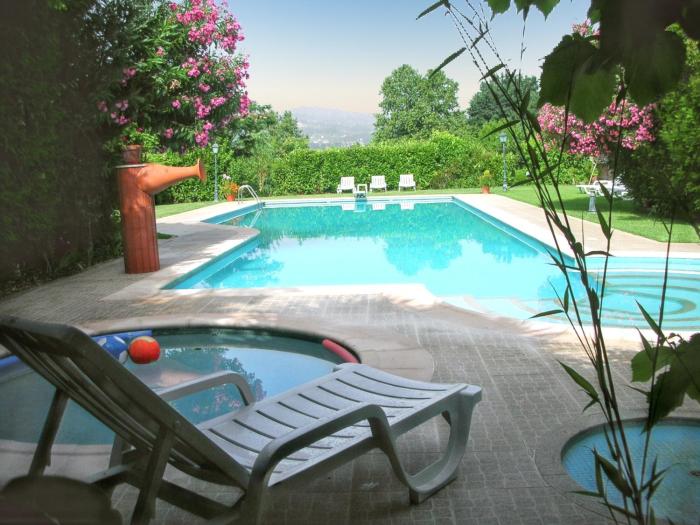 Charming Villa in Pedraça with Shared Pool