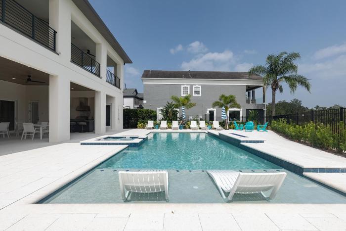 The Commodious Chateau-TT452