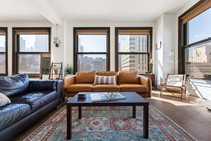 Skyline View Loft w Kitchen DTLA Exclusively Month Plus