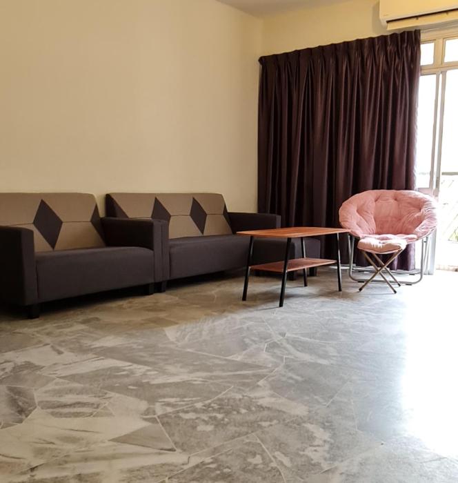 Azalea Rose Homestay