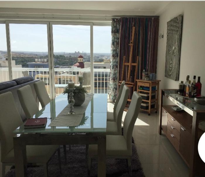 Zentrales ruhiges Apartment mit Meerblick