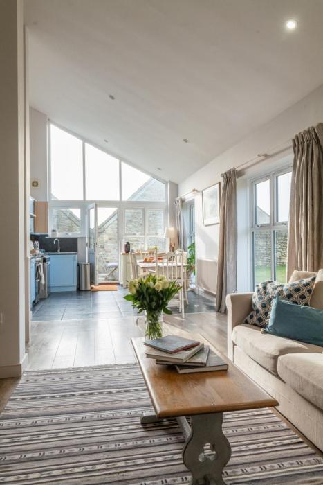 Blueberry Barn, light and airy barn conversion near Bruton