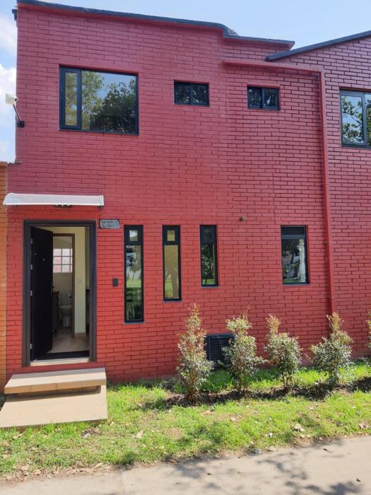 Red house, Airport Embassy