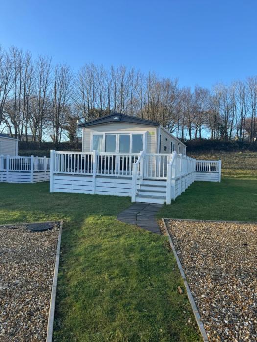Wallows Lodge with private hot tub