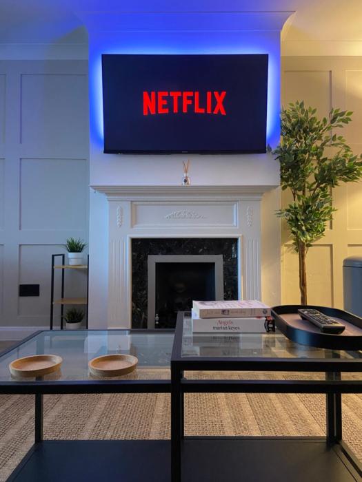 Contemporary 2-Bed House near Basildon Station