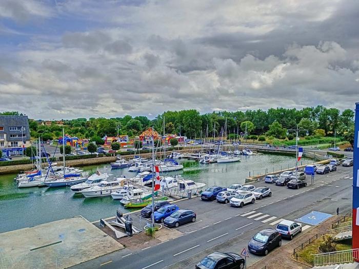 Studio lumineux avec vue sur port, parking et wifi - FR-1-746-27