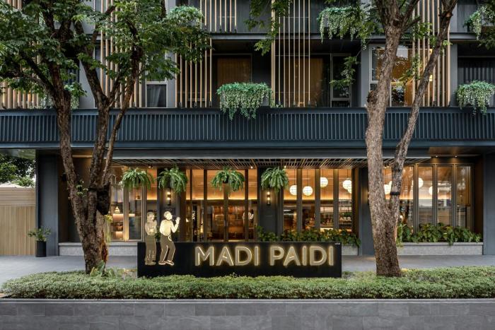 Madi Paidi Bangkok, Autograph Collection