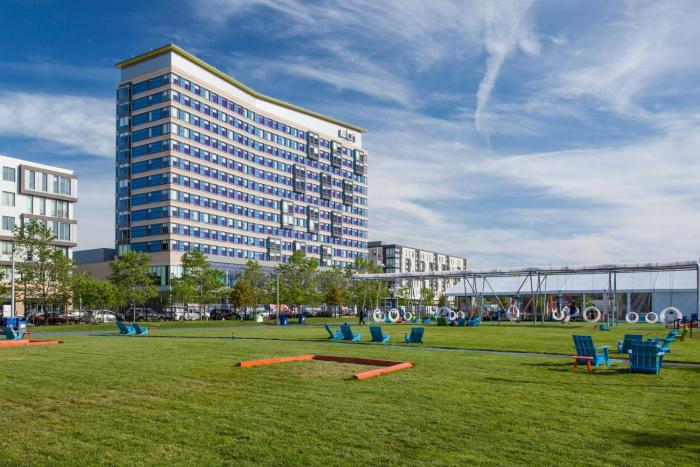Aloft by Marriott Boston Seaport District