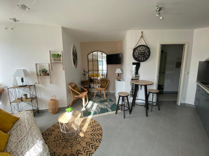 Studio lumineux à 2 pas de la mer