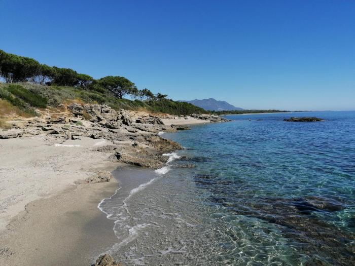 La Caletta Corsa Apartments - 2 Camere con Terrazza Privata, Aria Condizionata, 100m dal Mare