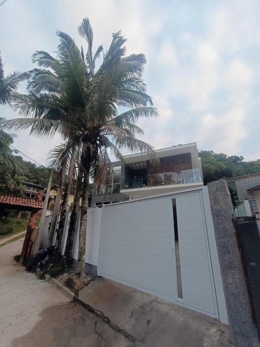 300 metros da praia de Jurerê