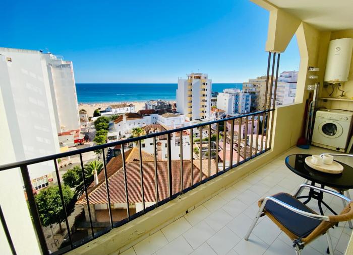 Apartamento com vista-mar na Praia da Rocha, Portimão