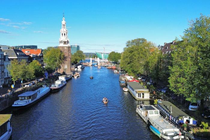 Amsterdam Center - Houseboat by Captain Ricard