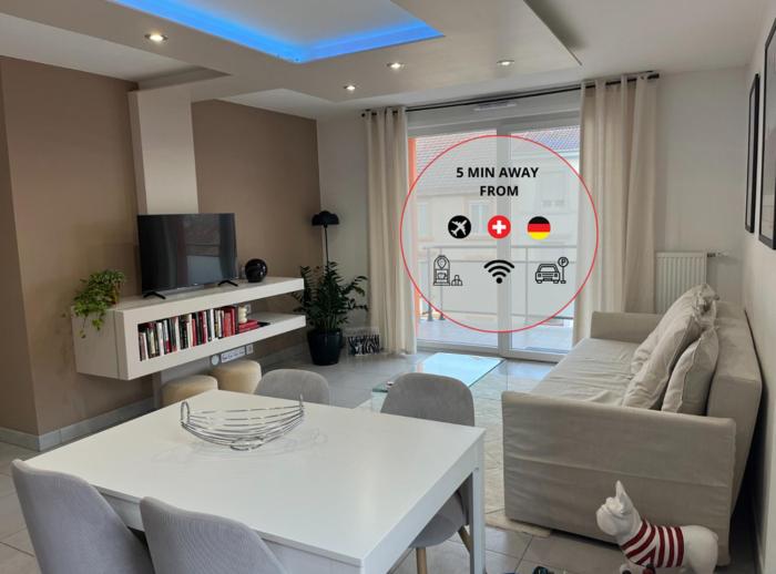 A few steps from BASEL with Balcony and free private Parking