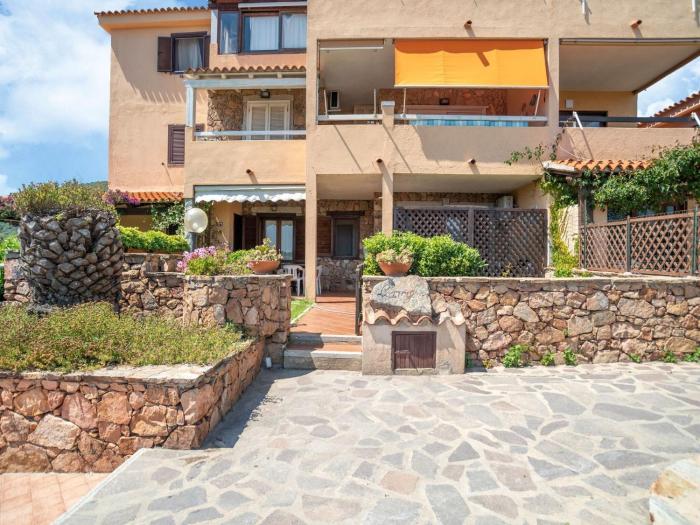 Apartment in Marinella near the beach