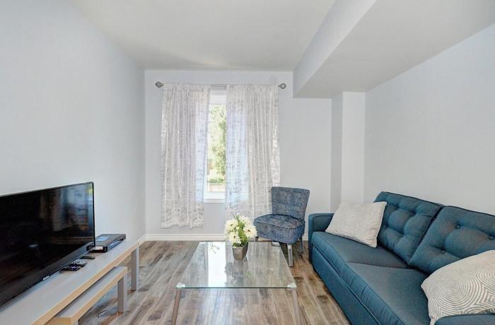Luxurious Condo with Balcony in Kitchener