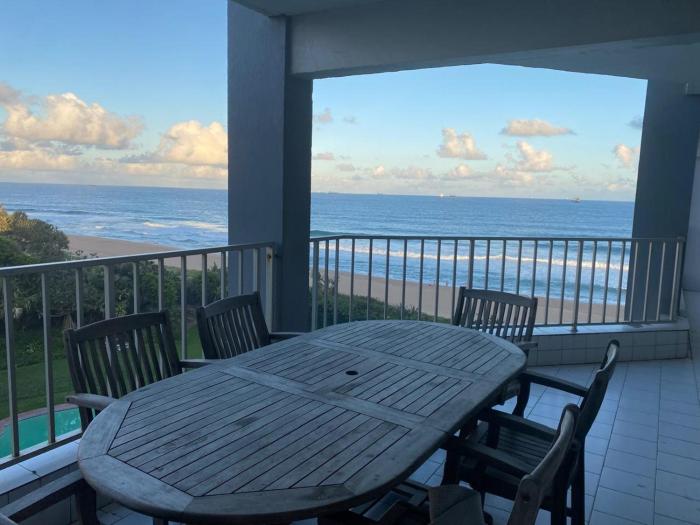 KYALANGA 52 - on the beachfront