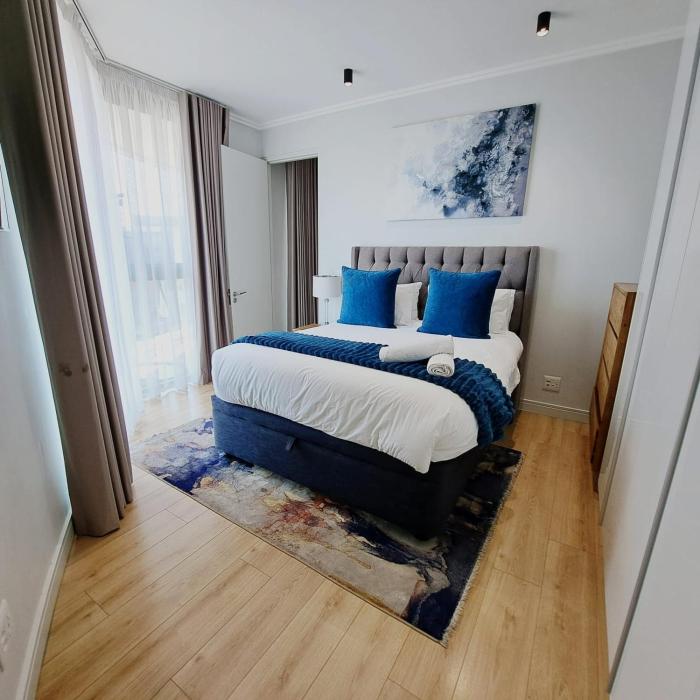 Ellipse Waterfall luxurious and modern apartment