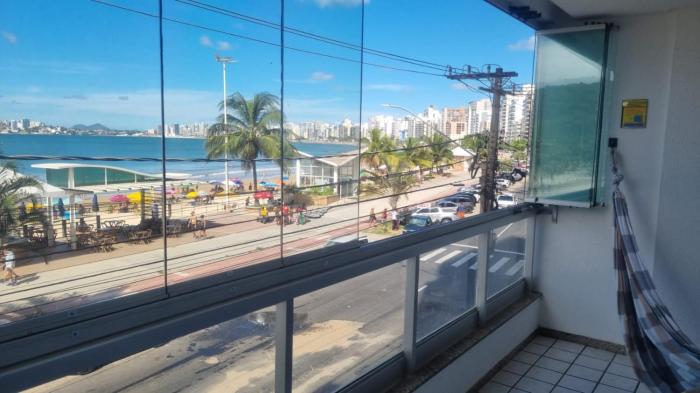 Apartamento BEIRA MAR VISTA TOTAL - SENSAÇÃO DE CASA TÉRREA A BEIRA MAR - COZINHA EQUIPADA -AIR FRYER -ÁREA DE CHURRASCO PRIVATIVA- TVS SMART- DISNEY PLUS E OUTROS-PRAIA IDEAL PARA CRIANÇAS-PET FRIENDLY-KIT PRAIA 4 PESSOAS