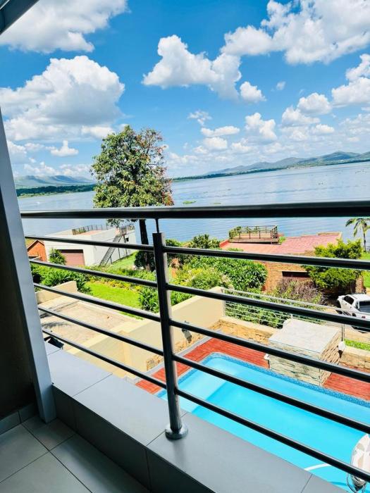 The Holiday House Harties