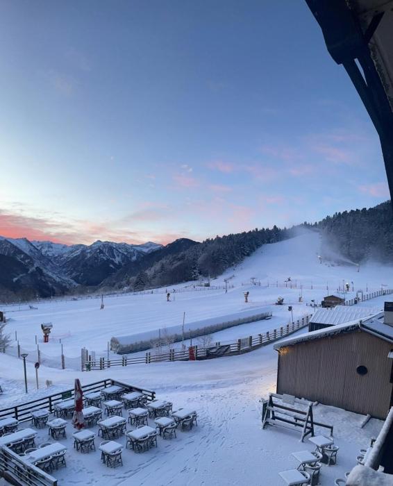 Ski aux pieds & randonnée balcon vue Pyrénées, Ax-3 Domaines #famille#couple