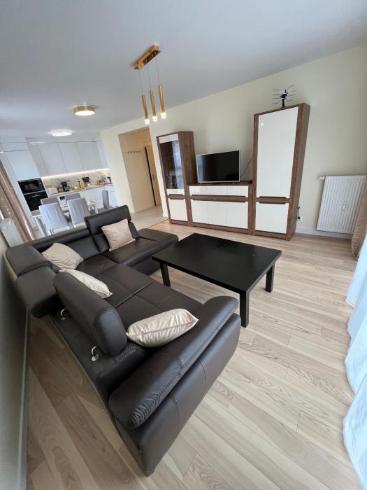 Premium 3-room Apartment balcony 80m2 free Parking