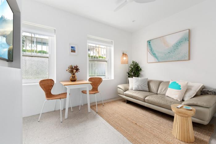 Bright 1-Bed Apartment in Coastal North Bondi