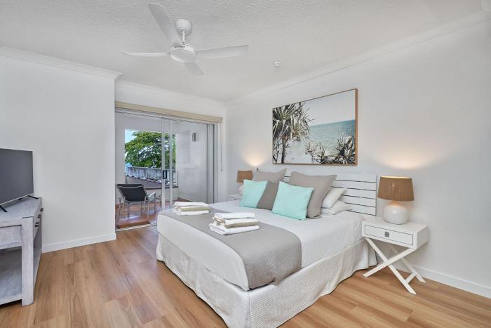 Absolute Beachfront One Bedroom Alassio Apartment 201 Palm Cove