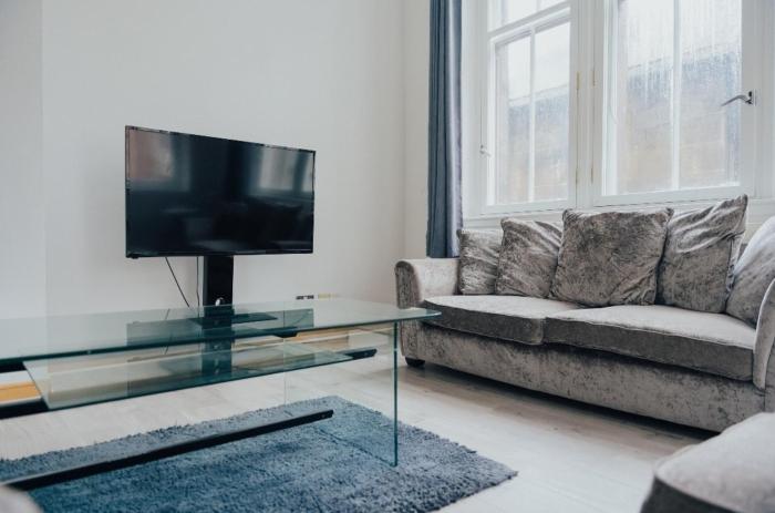 2 bed Renfield st City Center