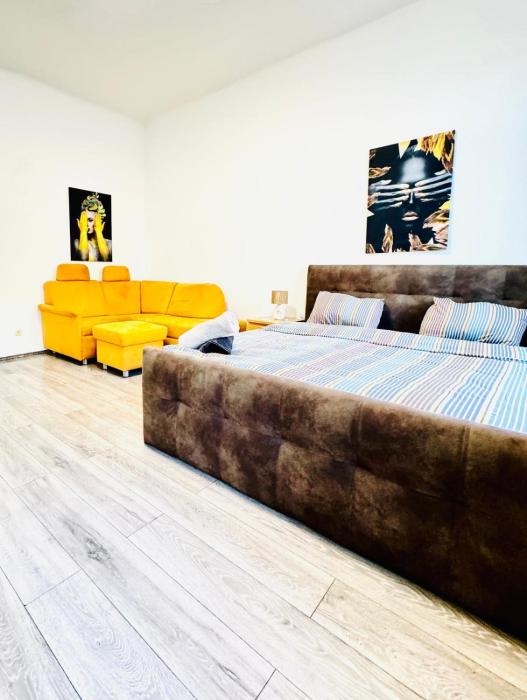 Lovely 3BR Apartment for 9P, 10Min to FAC Platz