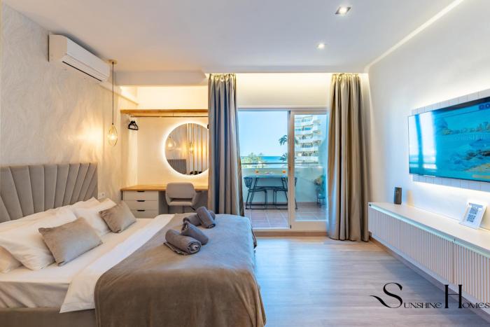 Seaview beachfront studio with aqua park & balcony