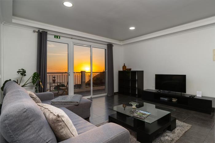 Casa Branca, in the Heart of Arco da Calheta