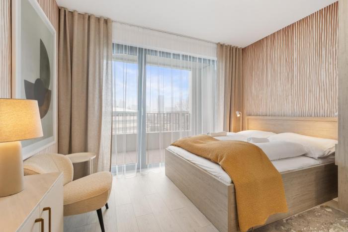 LAM Sophisticated - AC - Balcony