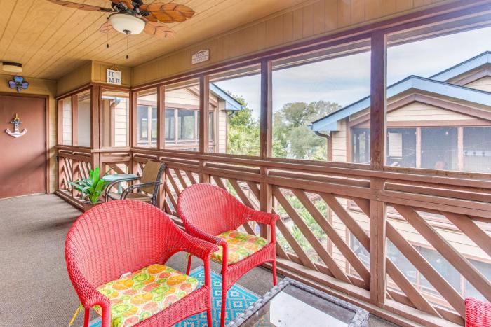 Walk to Ocean Condo with 2 Pools in Myrtle Beach