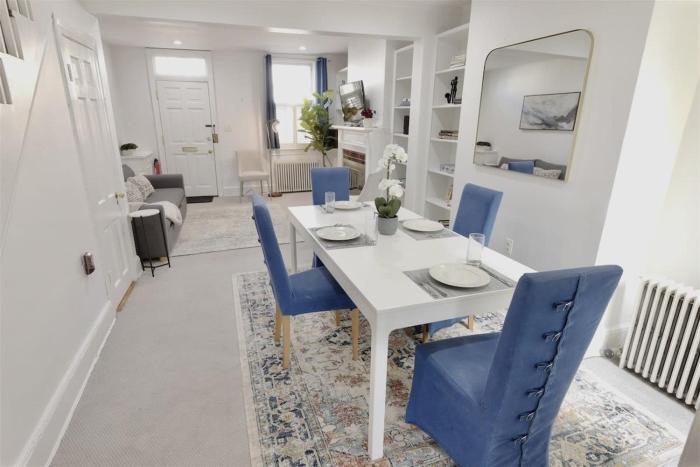 Georgetown Cobblestone Cottage - Private Parking