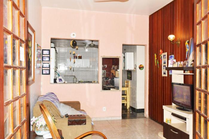 Casa com Quarto Duplo com Banheiro Privativo