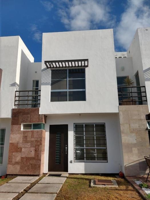 Casa Mision Comoda casa en fraccionamiento con alberca Facturamos