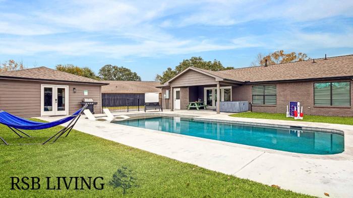 Beautiful 3BD 2BATH Comfortable Home In Houston