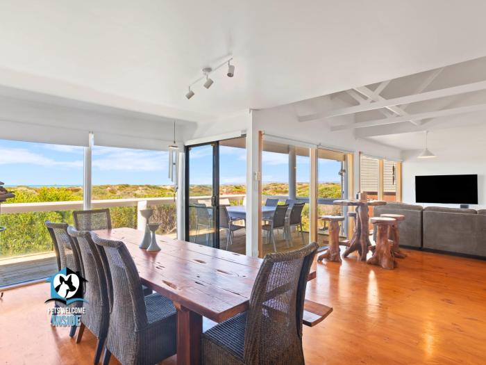 Dunes Stunning Sea Views at Wolfgangs Shack