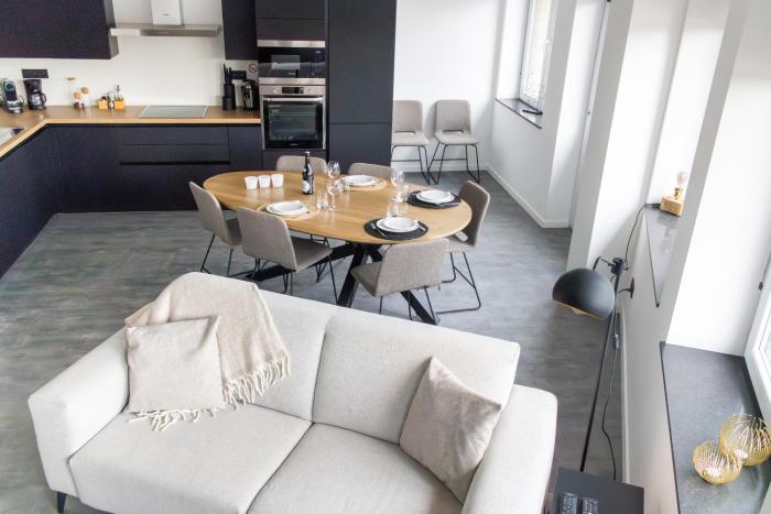 Claras & Lilis Place by Le Jacquemart