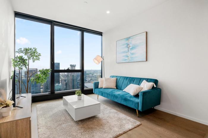 Skybound Escape, LUX 55th High Floor 2BR in Aus108