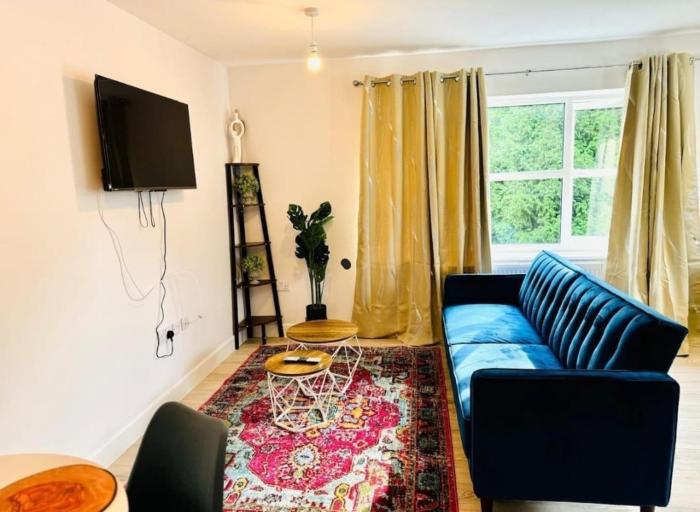 Dover port town centre Comfy Flat with Parking