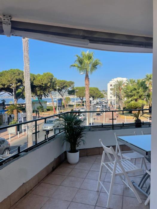 Face à la mer et à 2 pas des plages Juan les Pins Tout à pied