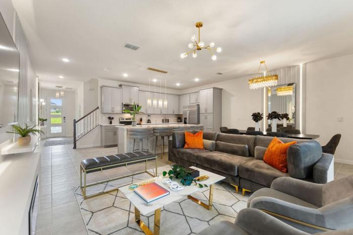 5BR Luxury Home with Pool and Resort Perks, Near Disney